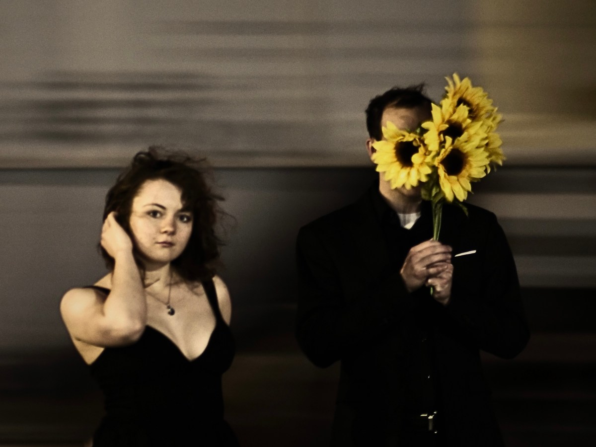 ST4RGRL.etc’s Debut “Sunflowers”